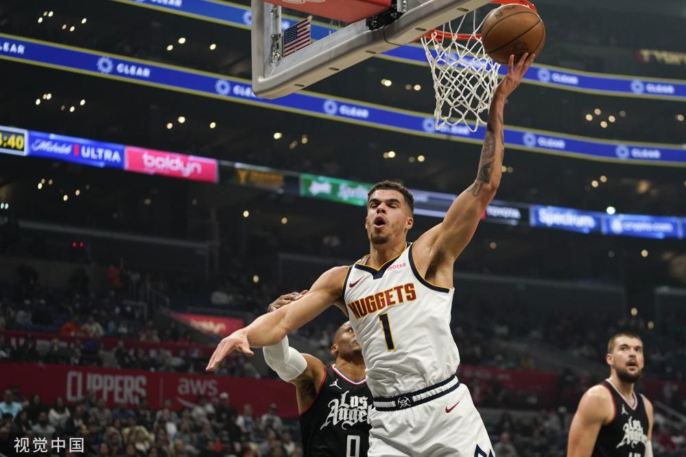 随着环境问 随着环境问