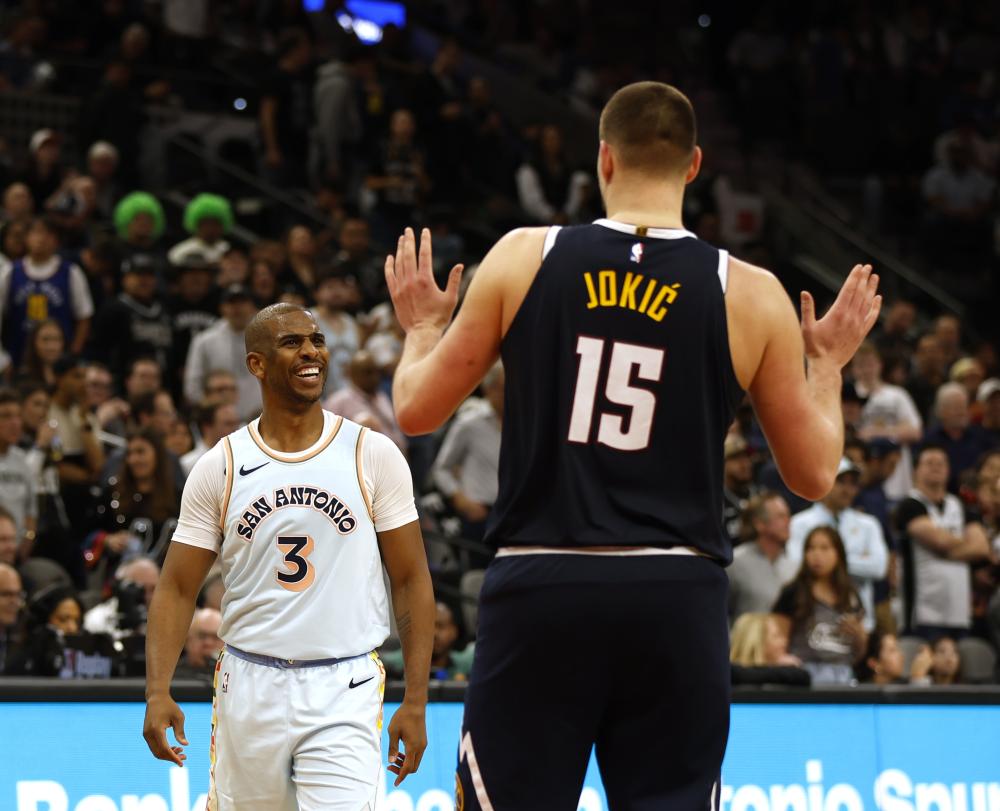 球员缺席而 球员缺席而